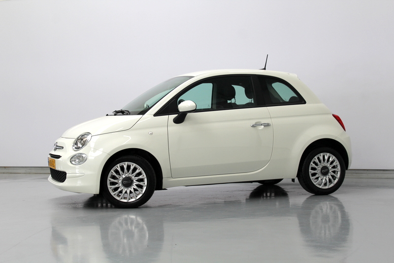 Fiat 500 Fiat 500 1.0 Hybrid Cult 70PK HYBRIDE | 12.000KM!!!! | RIJKLAAR | AIRCO | NAVIGATIE | CRUISE CONTROLE | U-conn navi touch 7