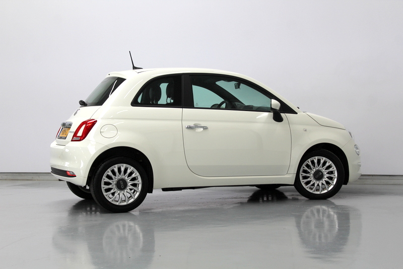 Fiat 500 Fiat 500 1.0 Hybrid Cult 70PK HYBRIDE | 12.000KM!!!! | RIJKLAAR | AIRCO | NAVIGATIE | CRUISE CONTROLE | U-conn navi touch 7