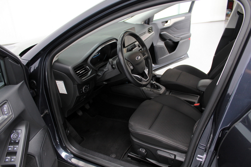 Ford Focus Ford Focus Wagon 1.0 EcoBoost Titanium Business 126PK, RIJKLAAR | STUUR/STOEL/RUITVERWARMING | NAVIGATIE | CRUISE CONTROLE