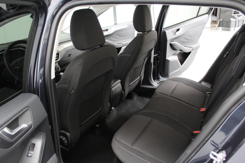 Ford Focus Ford Focus Wagon 1.0 EcoBoost Titanium Business 126PK, RIJKLAAR | STUUR/STOEL/RUITVERWARMING | NAVIGATIE | CRUISE CONTROLE