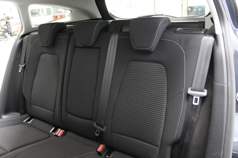 Ford Focus Ford Focus Wagon 1.0 EcoBoost Titanium Business 126PK, RIJKLAAR | STUUR/STOEL/RUITVERWARMING | NAVIGATIE | CRUISE CONTROLE