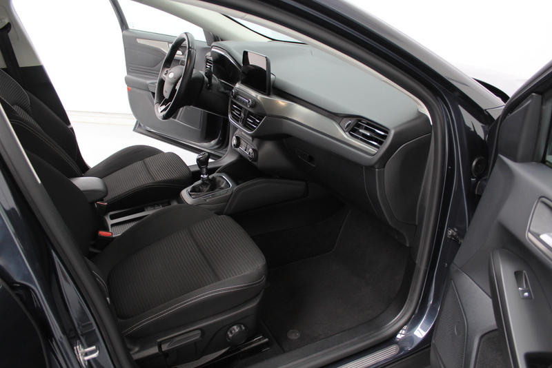 Ford Focus Ford Focus Wagon 1.0 EcoBoost Titanium Business 126PK, RIJKLAAR | STUUR/STOEL/RUITVERWARMING | NAVIGATIE | CRUISE CONTROLE