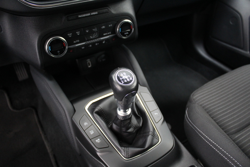 Ford Focus Ford Focus Wagon 1.0 EcoBoost Titanium Business 126PK, RIJKLAAR | STUUR/STOEL/RUITVERWARMING | NAVIGATIE | CRUISE CONTROLE