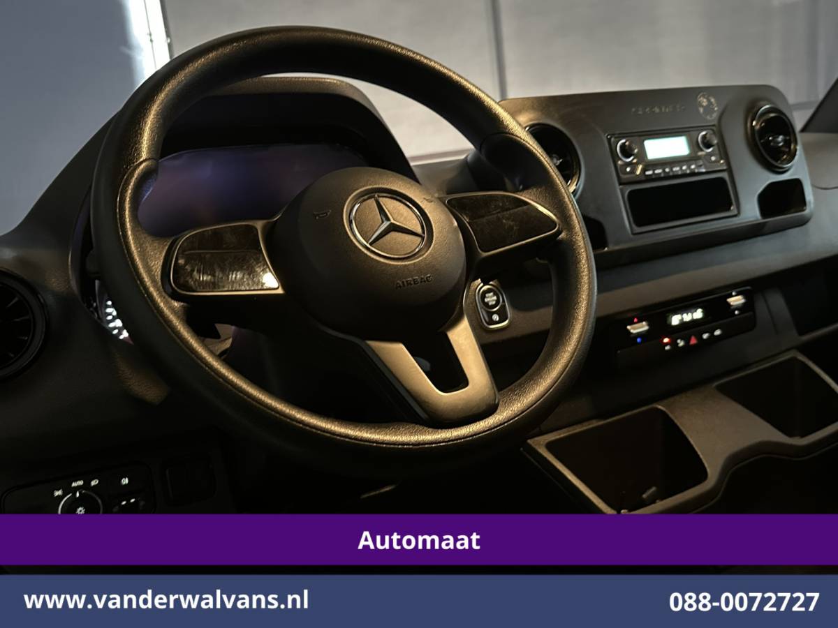 Mercedes-Benz Sprinter Mercedes-Benz Sprinter 317 CDI 170pk 9G-Tronic Automaat Bakwagen Laadklep 21m3 KUUB Zijdeur Euro6 Airco | Lat om Lat betimmering | Leder Bijrijdersbank