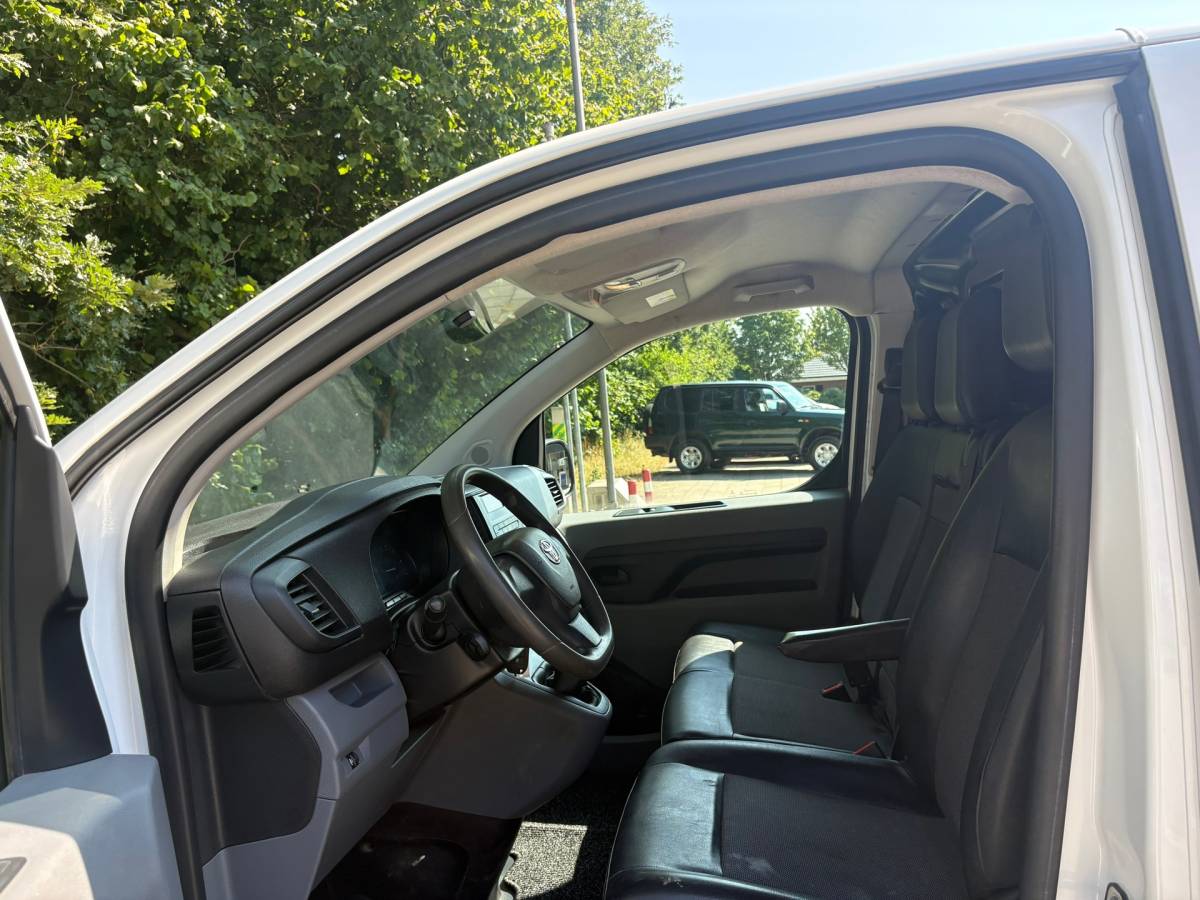 Toyota ProAce Toyota PROACE Worker 2.0 D-4D Cool Long||NAP|airco|cruise|bluetooth|trekhaak|dubbele schuifdeuren|DAB+|elektrisch pakket|EURO6