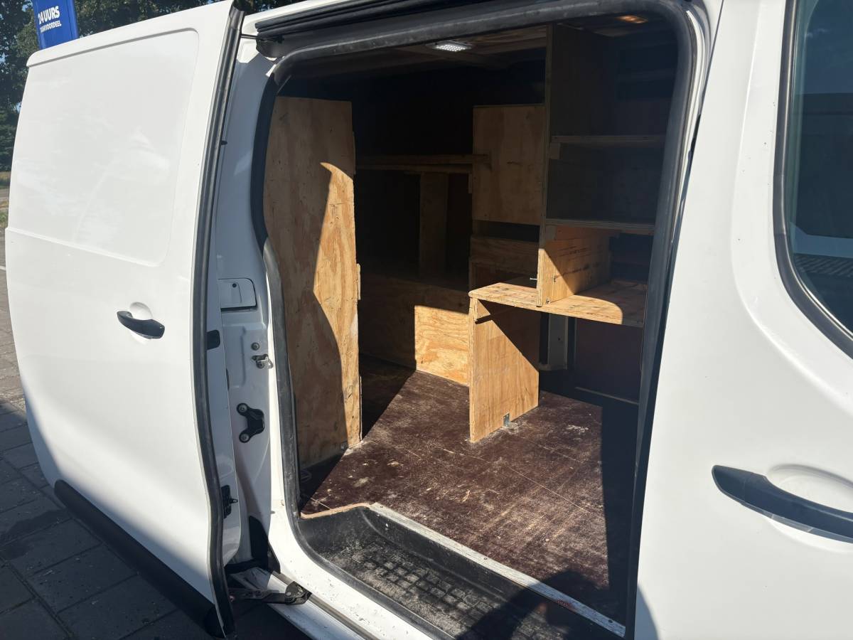 Toyota ProAce Toyota PROACE Worker 2.0 D-4D Cool Long||NAP|airco|cruise|bluetooth|trekhaak|dubbele schuifdeuren|DAB+|elektrisch pakket|EURO6