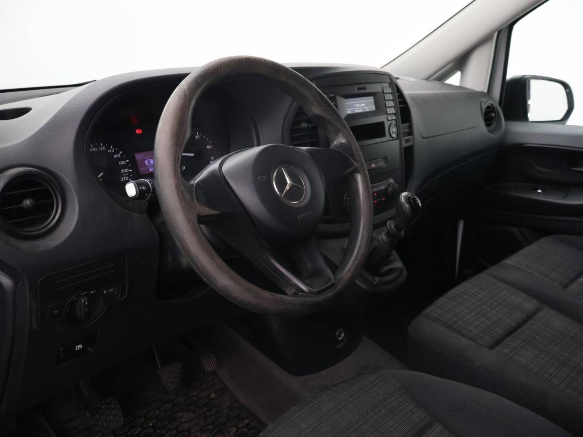 Mercedes-Benz Vito Mercedes-Benz Vito 111 CDI + 19 INCH LMV | TREKHAAK | AIRCO | 3-ZITS | ACHTERDEUREN
