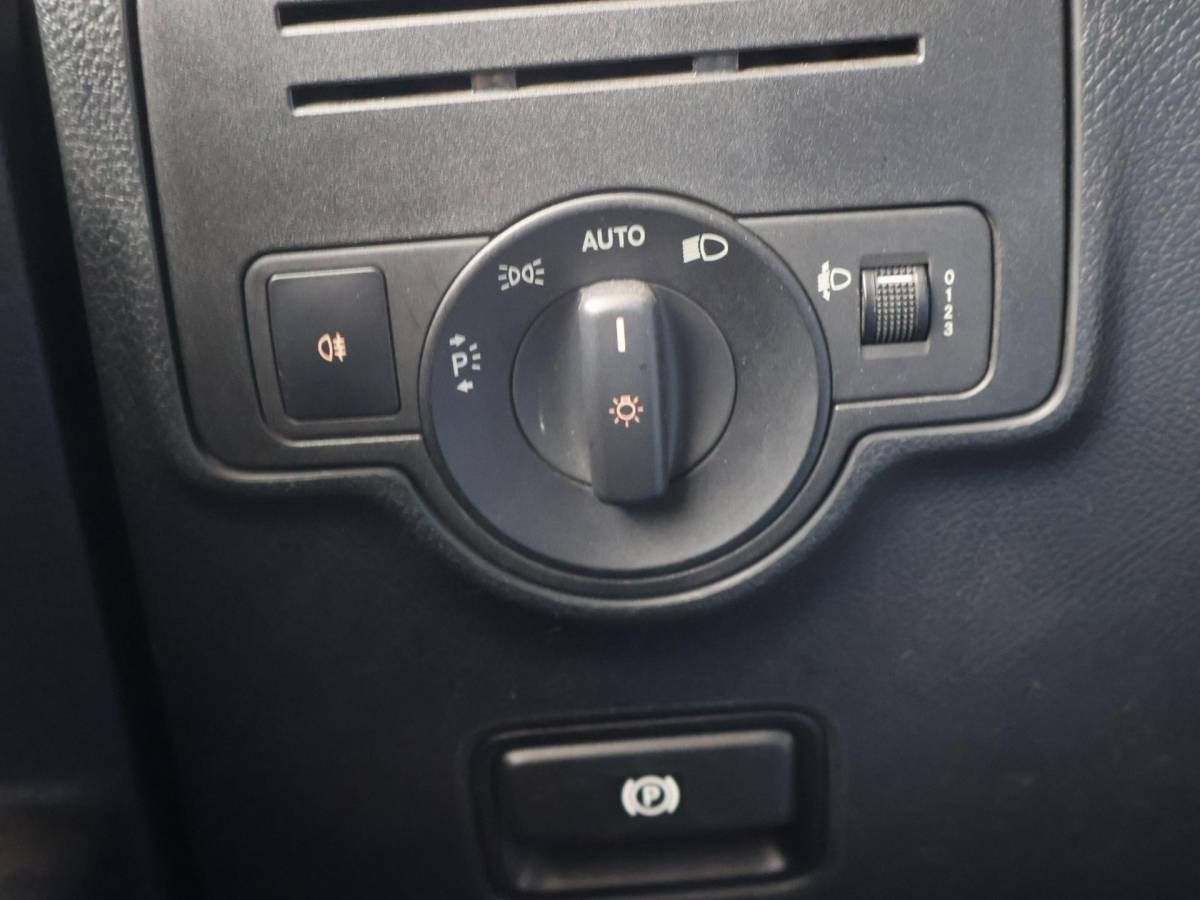 Mercedes-Benz Vito Mercedes-Benz Vito 111 CDI + 19 INCH LMV | TREKHAAK | AIRCO | 3-ZITS | ACHTERDEUREN