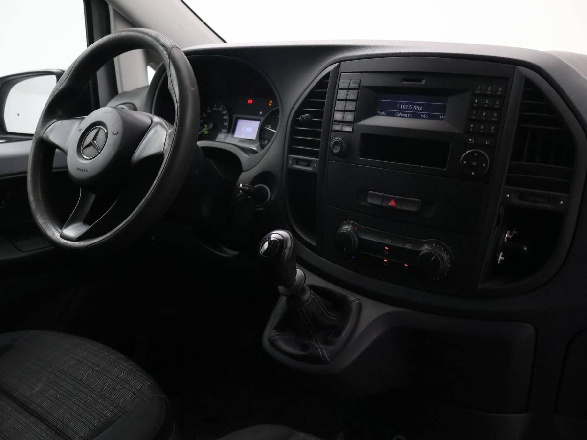 Mercedes-Benz Vito Mercedes-Benz Vito 111 CDI + 19 INCH LMV | TREKHAAK | AIRCO | 3-ZITS | ACHTERDEUREN