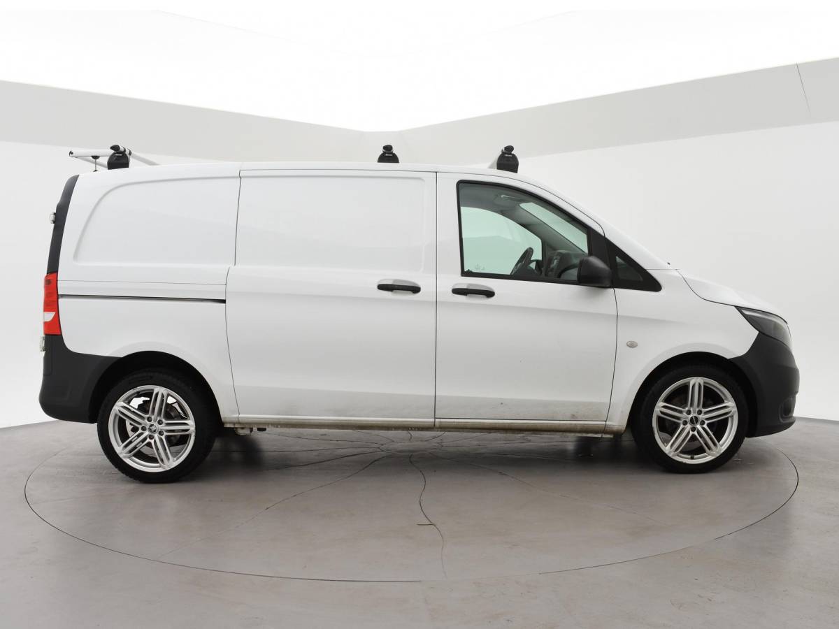 Mercedes-Benz Vito Mercedes-Benz Vito 111 CDI + 19 INCH LMV | TREKHAAK | AIRCO | 3-ZITS | ACHTERDEUREN