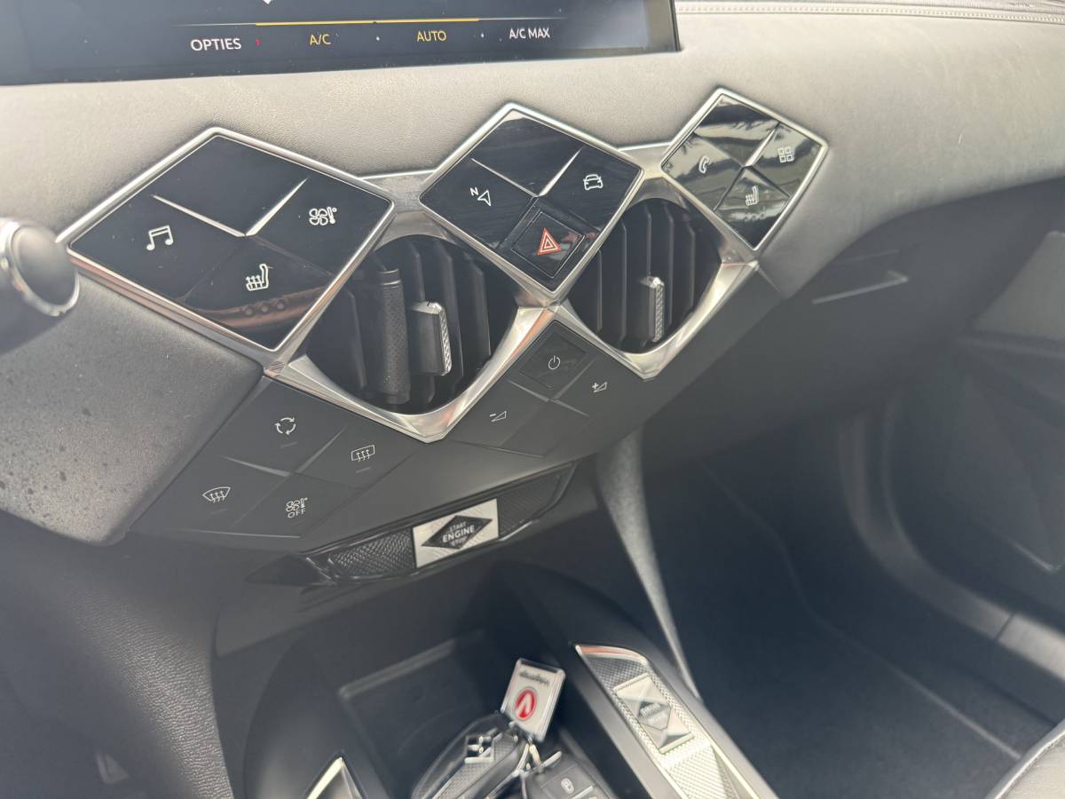 DS DS 3 DS 3 Crossback 1.2 PureTech Grand Chic LEDER-MASSAGE-CAMERA