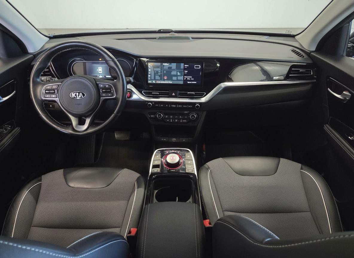 Kia e-Niro Kia e-Niro DynamicPlusLine 39kWh | Trekhaak | Schuifdak | SOH 98,8%