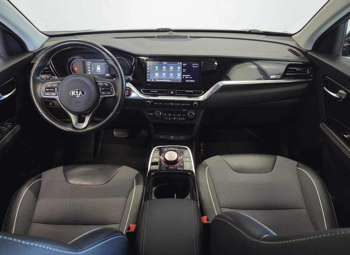 Kia e-Niro Kia e-Niro DynamicPlusLine 39kWh | Trekhaak | Schuifdak | SOH 98,8%