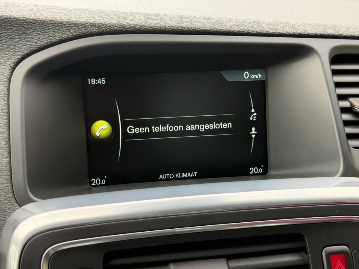 Volvo S60 Volvo S60 2.0 T4 Momentum 190pk | Navigatiesysteem | Climate & cruise control | Trekhaak & 1800KG trekgewicht | Parkeersensoren achter | Parkeersensoren achter | Lichtmetalen velgen