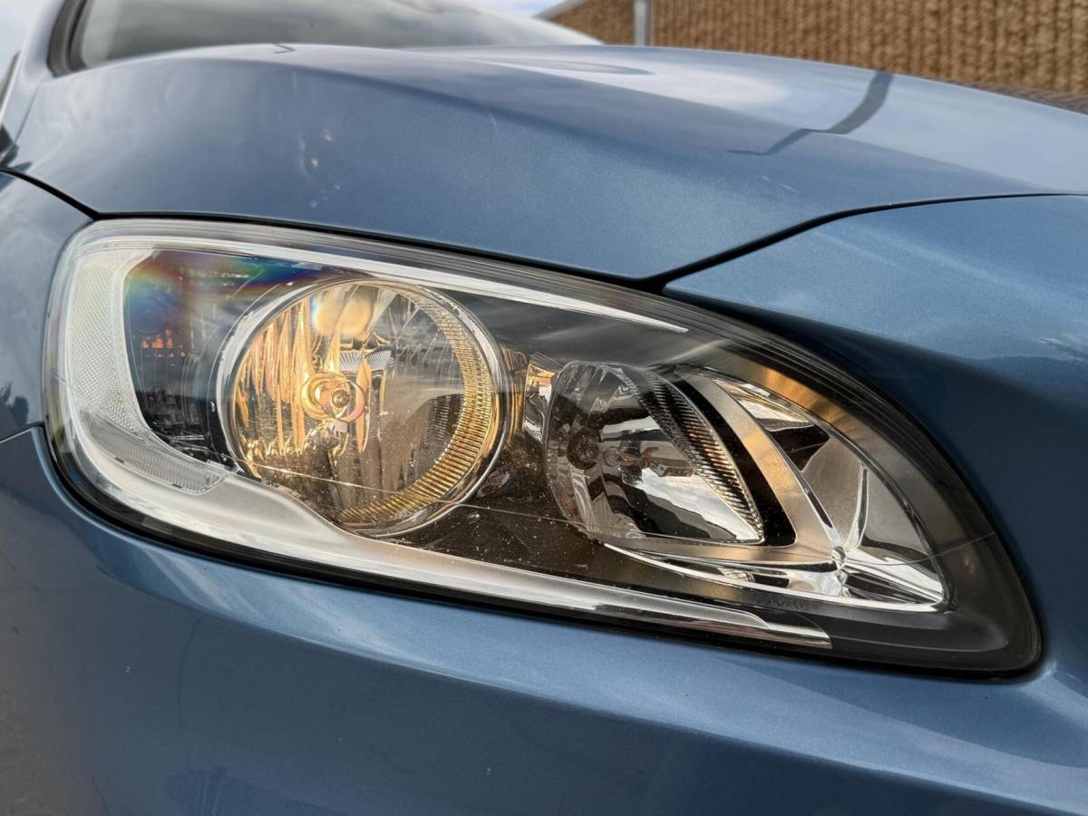 Volvo S60 Volvo S60 2.0 T4 Momentum 190pk | Navigatiesysteem | Climate & cruise control | Trekhaak & 1800KG trekgewicht | Parkeersensoren achter | Parkeersensoren achter | Lichtmetalen velgen