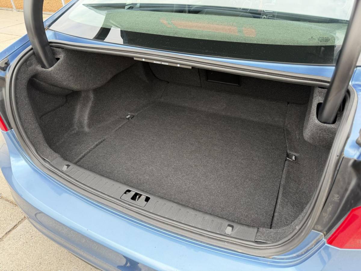 Volvo S60 Volvo S60 2.0 T4 Momentum 190pk | Navigatiesysteem | Climate & cruise control | Trekhaak & 1800KG trekgewicht | Parkeersensoren achter | Parkeersensoren achter | Lichtmetalen velgen