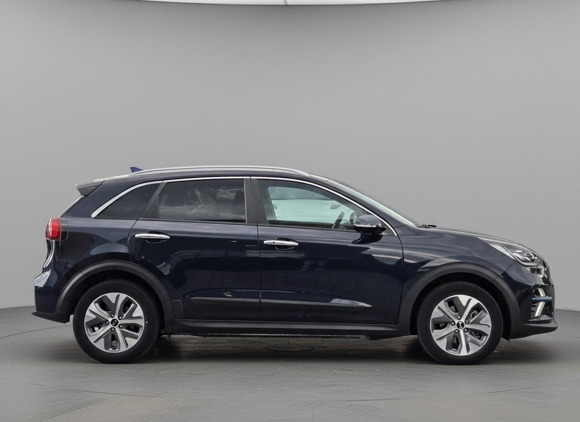 Kia e-Niro Kia e-Niro DynamicPlusLine 64kWh | Schuifdak | Camera | SOH 100%