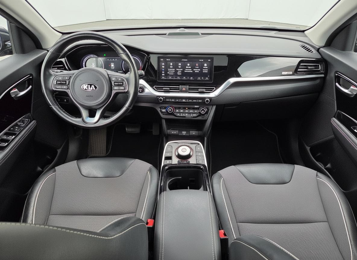 Kia e-Niro Kia e-Niro DynamicPlusLine 64kWh | Schuifdak | Camera | SOH 100%