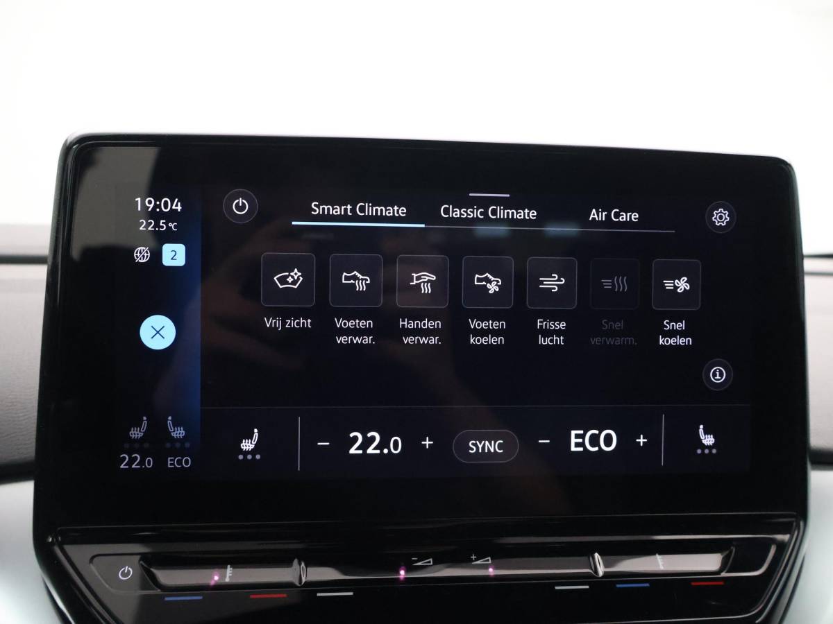 Volkswagen ID.4 Volkswagen ID.4 PRO 77 kWh 204 PK MOONSTONE GREY + CAMERA | ADAPTIVE CRUISE | SFEER | STOELVERWARMING