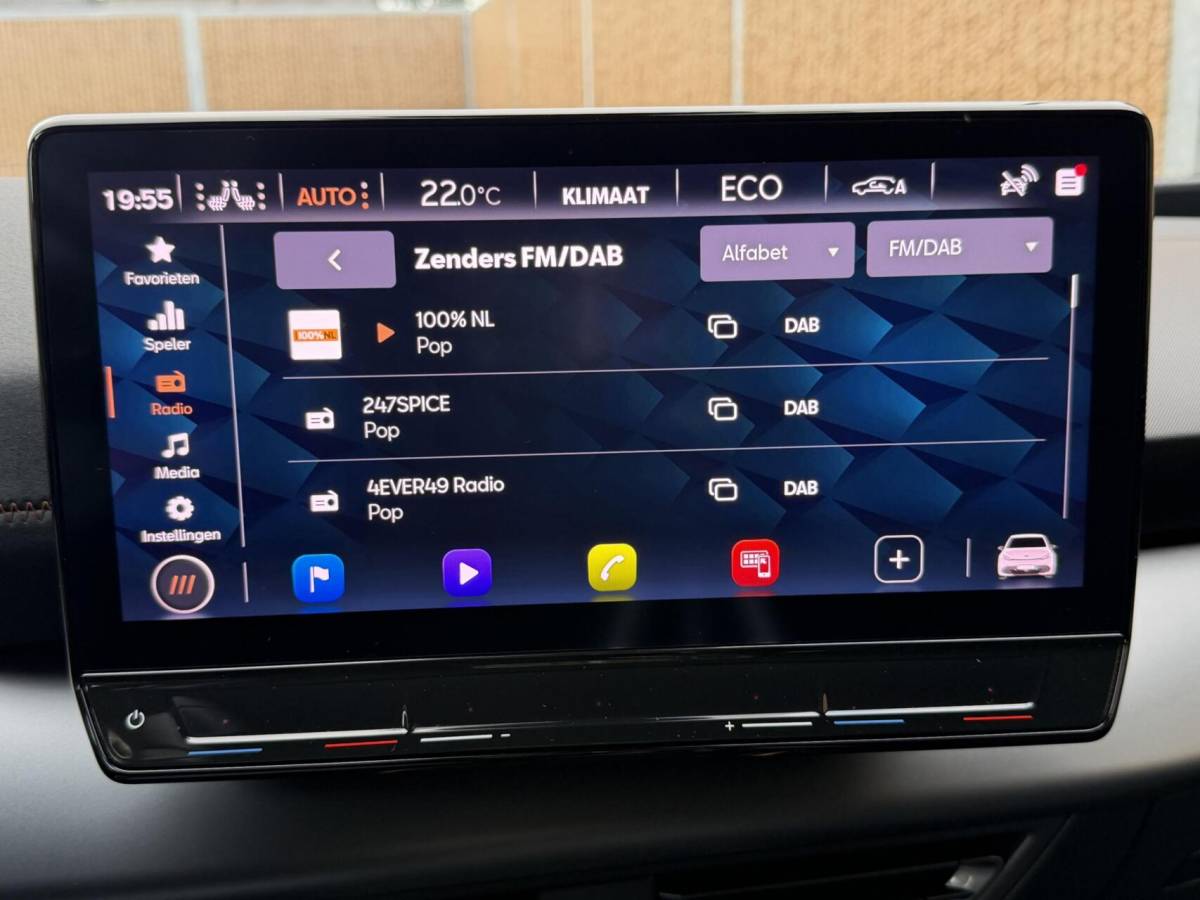 CUPRA Born CUPRA Born Adrenaline One 62 kWh Stuur en- stoelverwarming | LED verlichting | Apple CarPlay/Android Auto | Cruise control adaptief | Climate control | Parkeersensoren voor en achter | Achteruitrijcamera