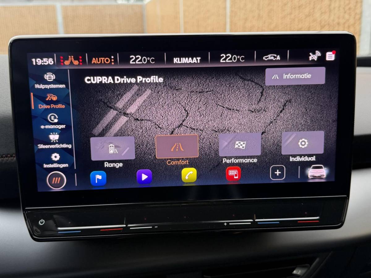 CUPRA Born CUPRA Born Adrenaline One 62 kWh Stuur en- stoelverwarming | LED verlichting | Apple CarPlay/Android Auto | Cruise control adaptief | Climate control | Parkeersensoren voor en achter | Achteruitrijcamera