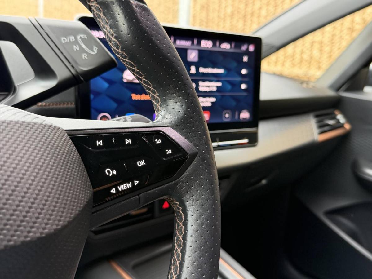 CUPRA Born CUPRA Born Adrenaline One 62 kWh Stuur en- stoelverwarming | LED verlichting | Apple CarPlay/Android Auto | Cruise control adaptief | Climate control | Parkeersensoren voor en achter | Achteruitrijcamera