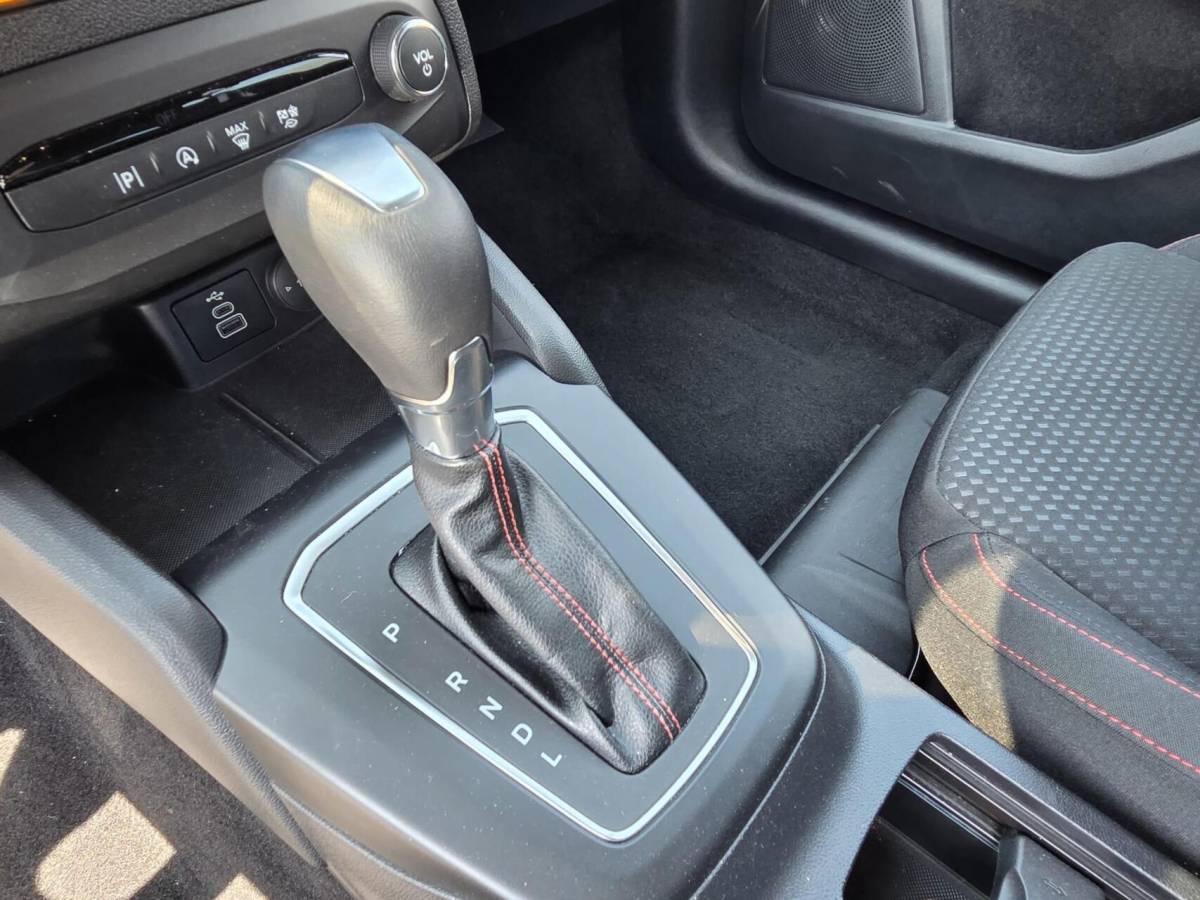 Ford Focus Ford Focus Wagon 1.0 EB Hybrid ST-Line 155PK | Stoel/stuurverwarming