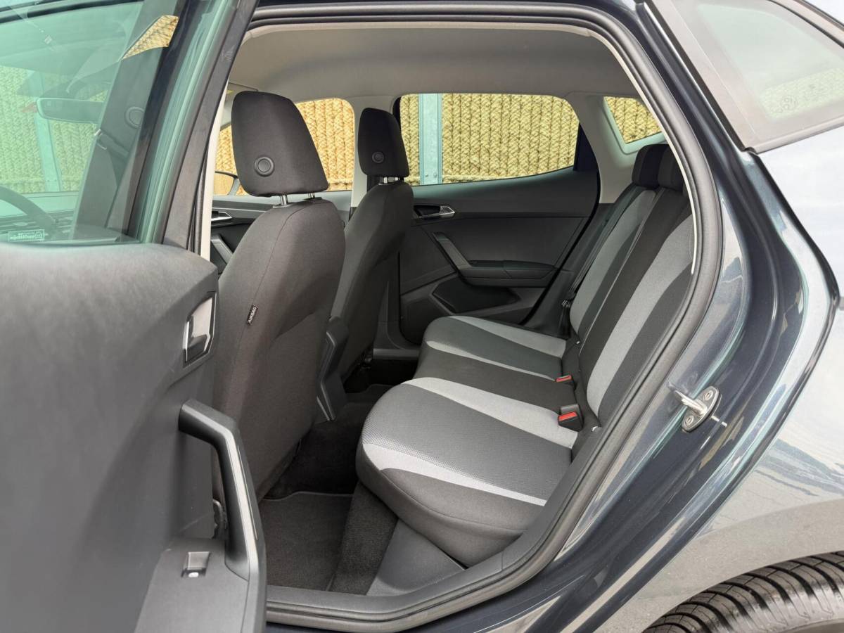 SEAT Ibiza Seat Ibiza 1.0 TSI Style Business Intense Camera | Climate & cruise control | DAB ontvanger | Elektrische ramen voor en achter | Multifunctioneel stuurwiel | Apple CarPlay | Navigatiesysteem | Parkeersensoren voor en achter