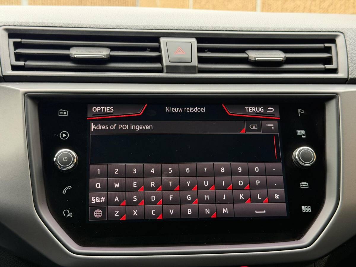 SEAT Ibiza Seat Ibiza 1.0 TSI Style Business Intense Camera | Climate & cruise control | DAB ontvanger | Elektrische ramen voor en achter | Multifunctioneel stuurwiel | Apple CarPlay | Navigatiesysteem | Parkeersensoren voor en achter