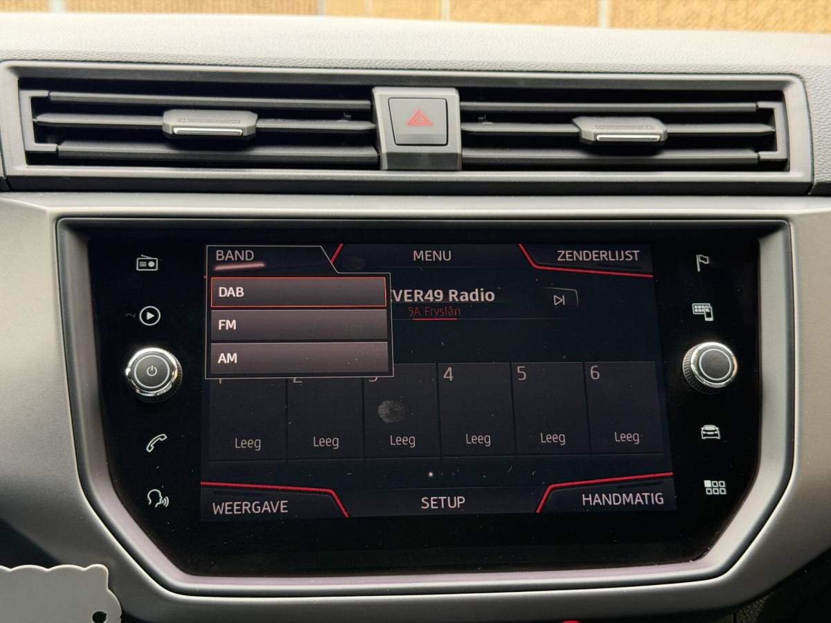 SEAT Ibiza Seat Ibiza 1.0 TSI Style Business Intense Camera | Climate & cruise control | DAB ontvanger | Elektrische ramen voor en achter | Multifunctioneel stuurwiel | Apple CarPlay | Navigatiesysteem | Parkeersensoren voor en achter