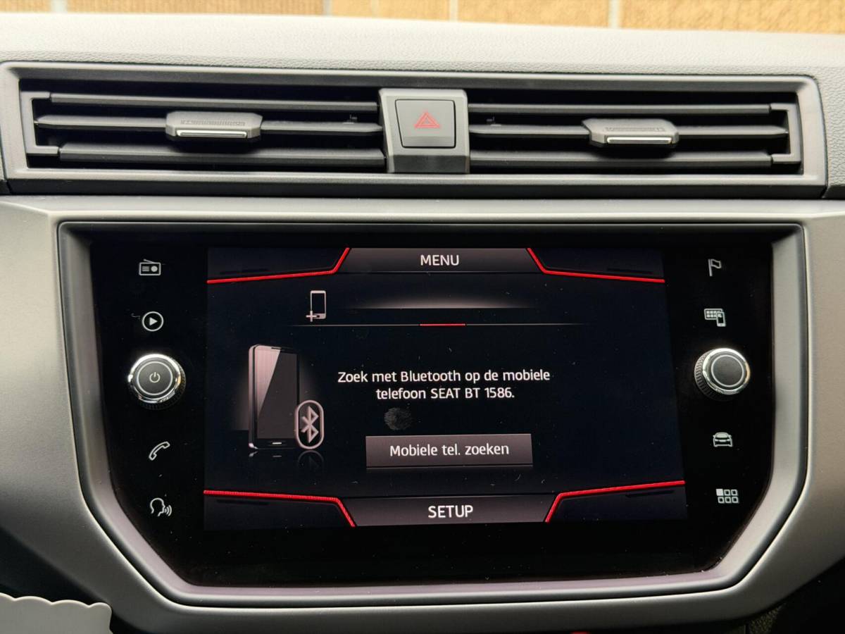 SEAT Ibiza Seat Ibiza 1.0 TSI Style Business Intense Camera | Climate & cruise control | DAB ontvanger | Elektrische ramen voor en achter | Multifunctioneel stuurwiel | Apple CarPlay | Navigatiesysteem | Parkeersensoren voor en achter