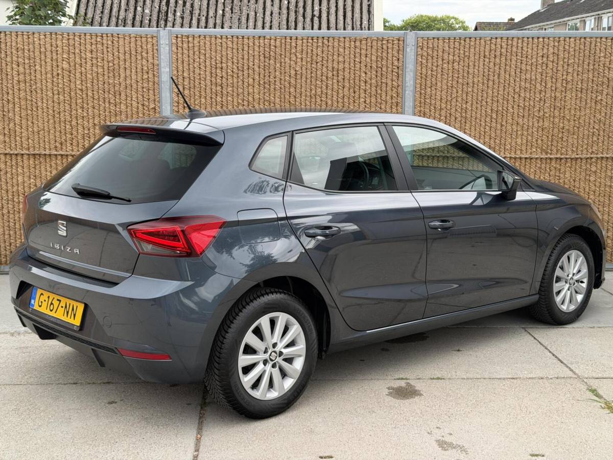 SEAT Ibiza Seat Ibiza 1.0 TSI Style Business Intense Camera | Climate & cruise control | DAB ontvanger | Elektrische ramen voor en achter | Multifunctioneel stuurwiel | Apple CarPlay | Navigatiesysteem | Parkeersensoren voor en achter