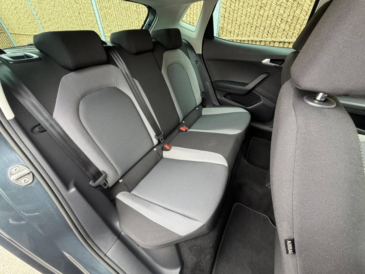 SEAT Ibiza Seat Ibiza 1.0 TSI Style Business Intense Camera | Climate & cruise control | DAB ontvanger | Elektrische ramen voor en achter | Multifunctioneel stuurwiel | Apple CarPlay | Navigatiesysteem | Parkeersensoren voor en achter