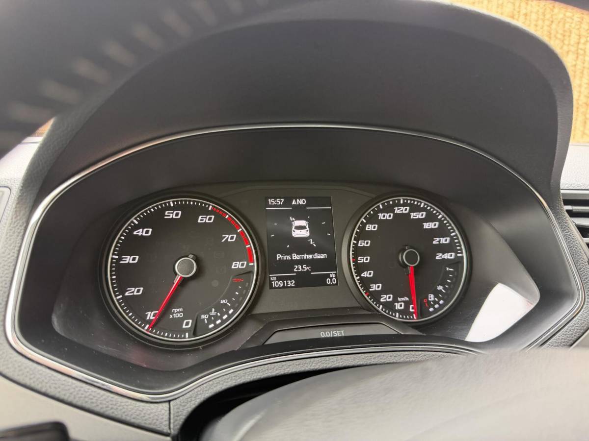 SEAT Ibiza Seat Ibiza 1.0 TSI Style Business Intense Camera | Climate & cruise control | DAB ontvanger | Elektrische ramen voor en achter | Multifunctioneel stuurwiel | Apple CarPlay | Navigatiesysteem | Parkeersensoren voor en achter