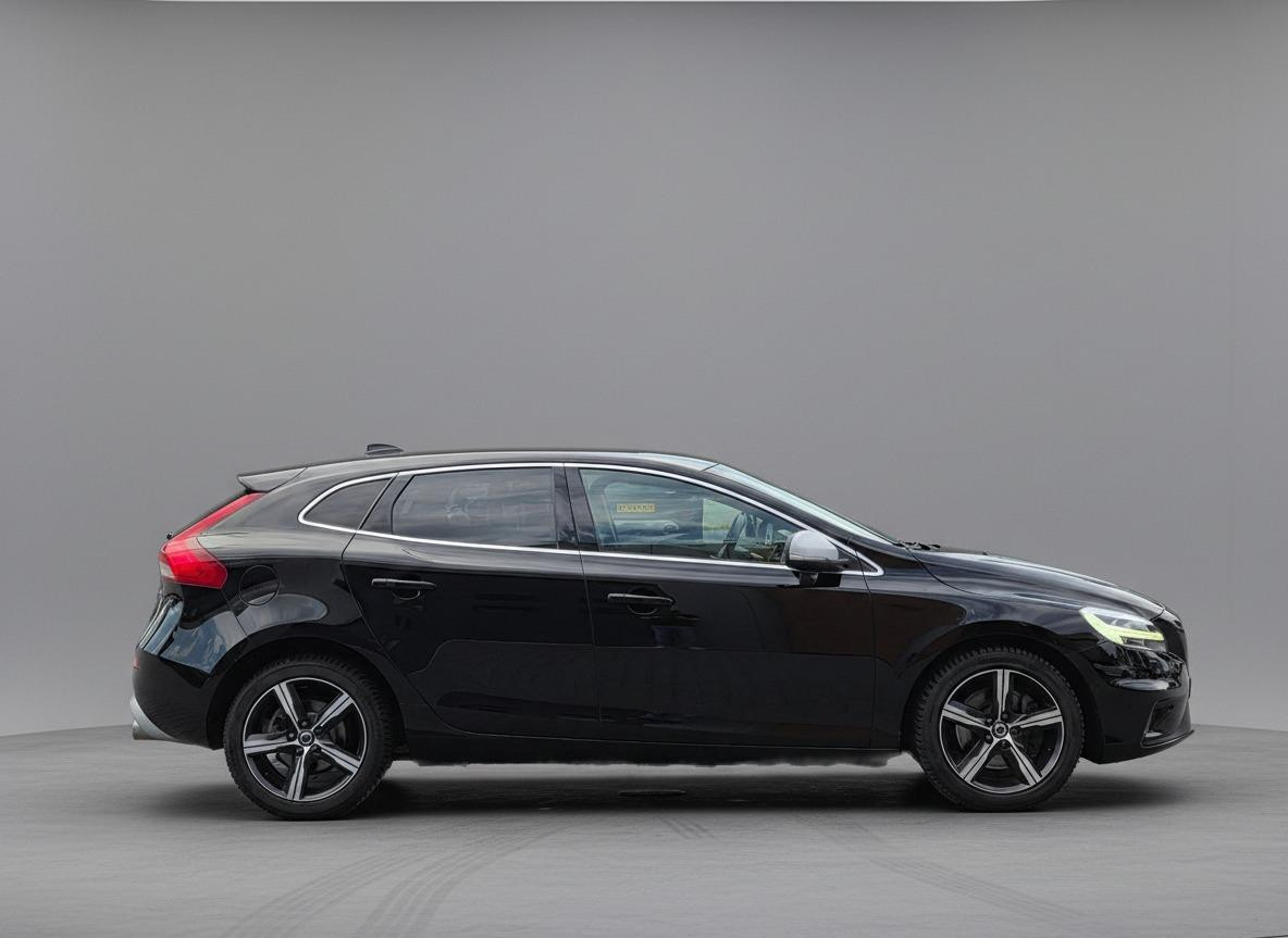 Volvo V40 Volvo V40 1.5 T3 Polar+ Sport | Leder | Pano | Harman/Kardon | Camera