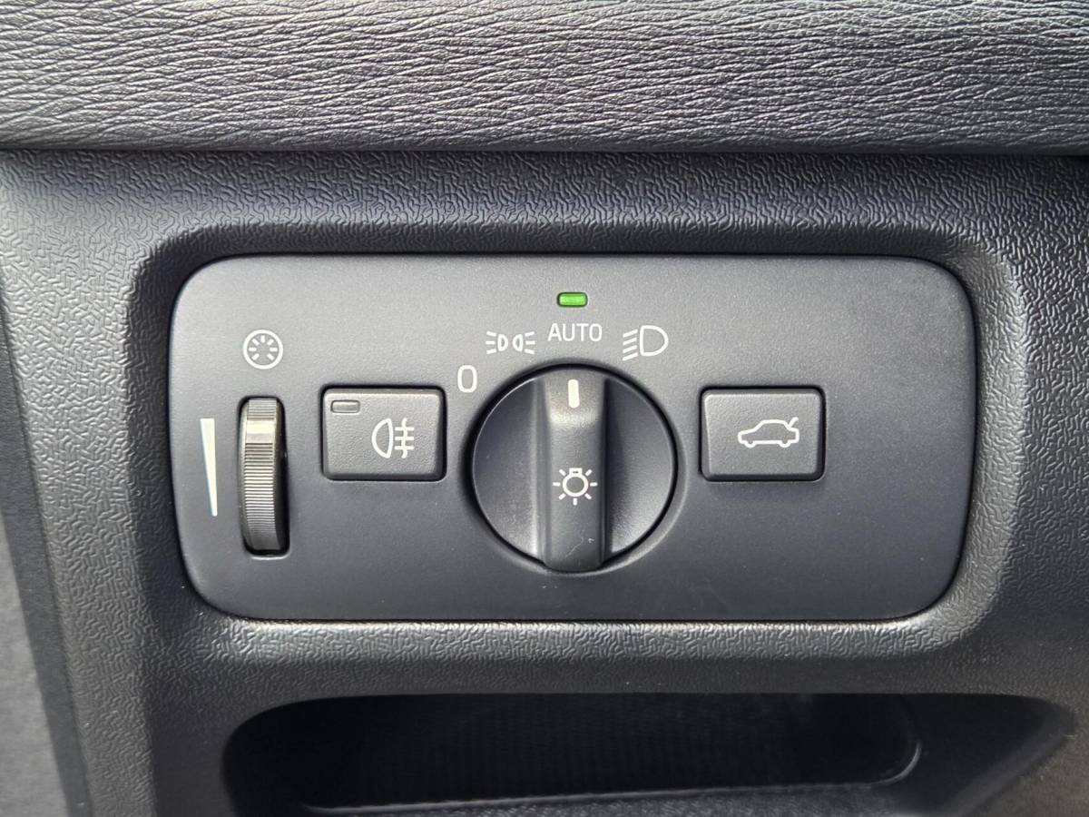 Volvo V40 Volvo V40 1.5 T3 Polar+ Sport | Leder | Pano | Harman/Kardon | Camera