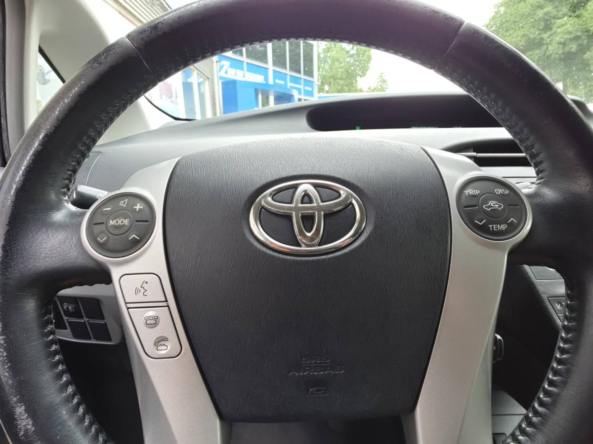 Toyota Prius Toyota Prius 1.8 Aspiration Head-up Navi Pdc 1 Ste Eigenaar Apk 08-2027