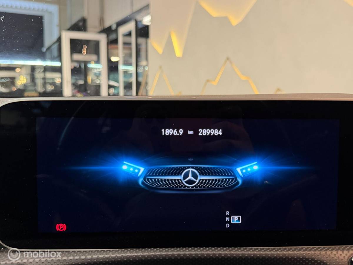 Mercedes-Benz A-Klasse Mercedes A-klasse 180 AMG Limousine Panorama/Camera/Night pakket