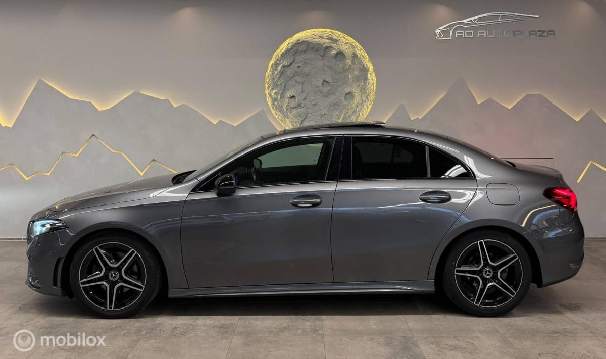Mercedes-Benz A-Klasse Mercedes A-klasse 180 AMG Limousine Panorama/Camera/Night pakket