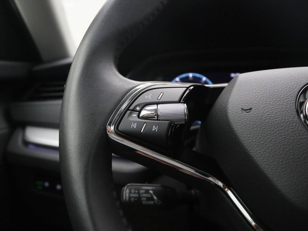 Škoda Octavia Skoda Octavia Combi 1.0 TSI eTec 110PK DSG7 [ ACC+STOELVERWARMING+NAVI+CLIMATE+TRAVEL ASSIST+PDC ]