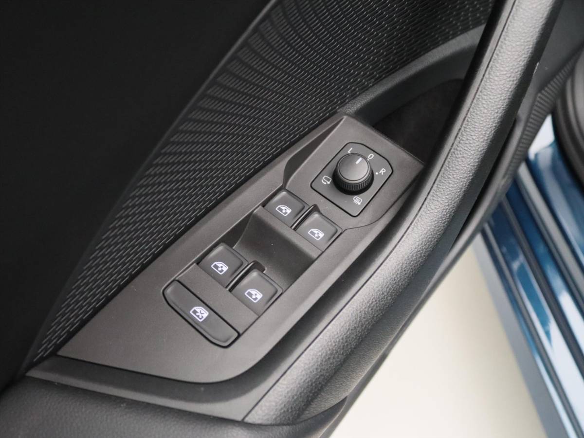 Škoda Octavia Skoda Octavia Combi 1.0 TSI eTec 110PK DSG7 [ ACC+STOELVERWARMING+NAVI+CLIMATE+TRAVEL ASSIST+PDC ]