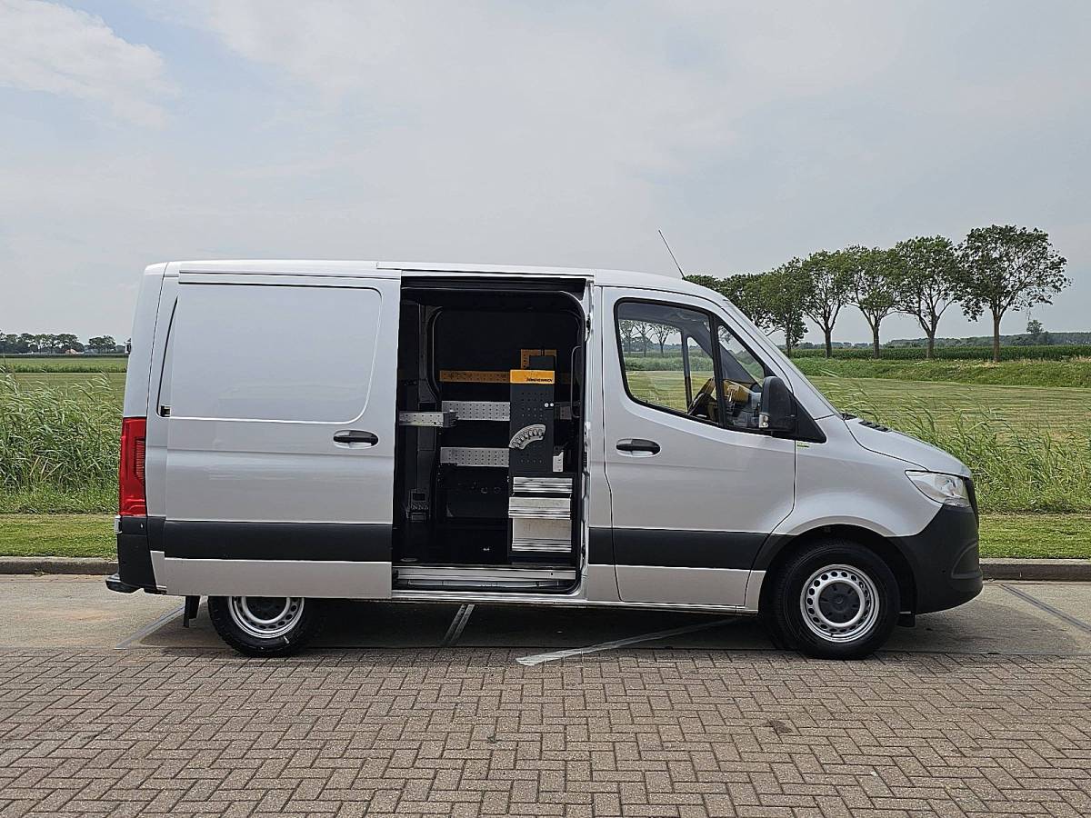 Mercedes-Benz Sprinter MERCEDES-BENZ SPRINTER 311 l1h1 2xzijdeur mbux!