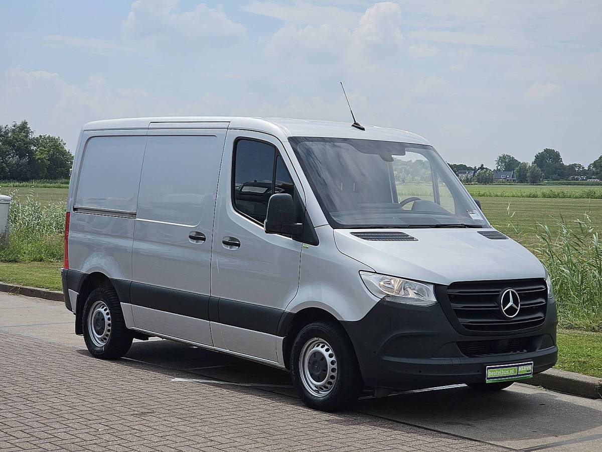 Mercedes-Benz Sprinter MERCEDES-BENZ SPRINTER 311 l1h1 2xzijdeur mbux!