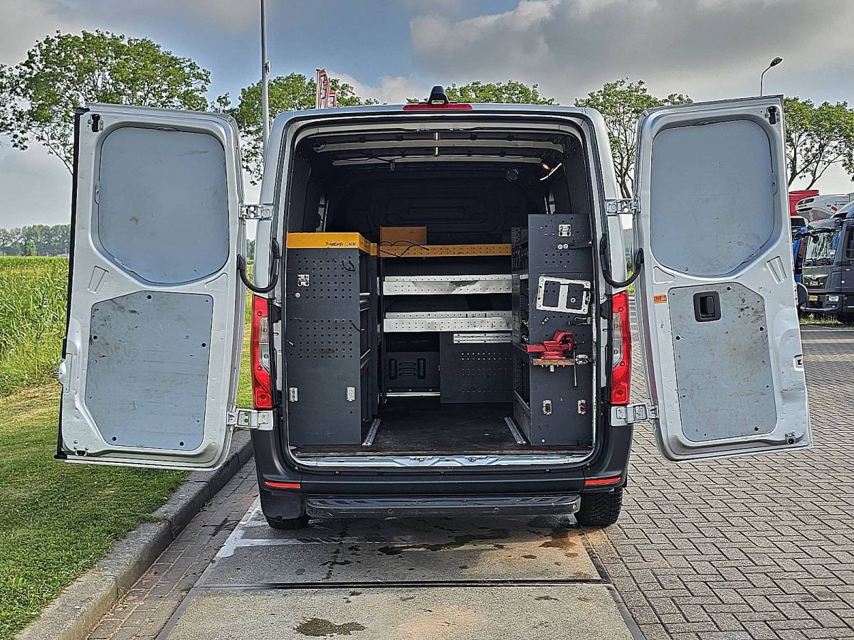 Mercedes-Benz Sprinter MERCEDES-BENZ SPRINTER 311 l1h1 2xzijdeur mbiux
