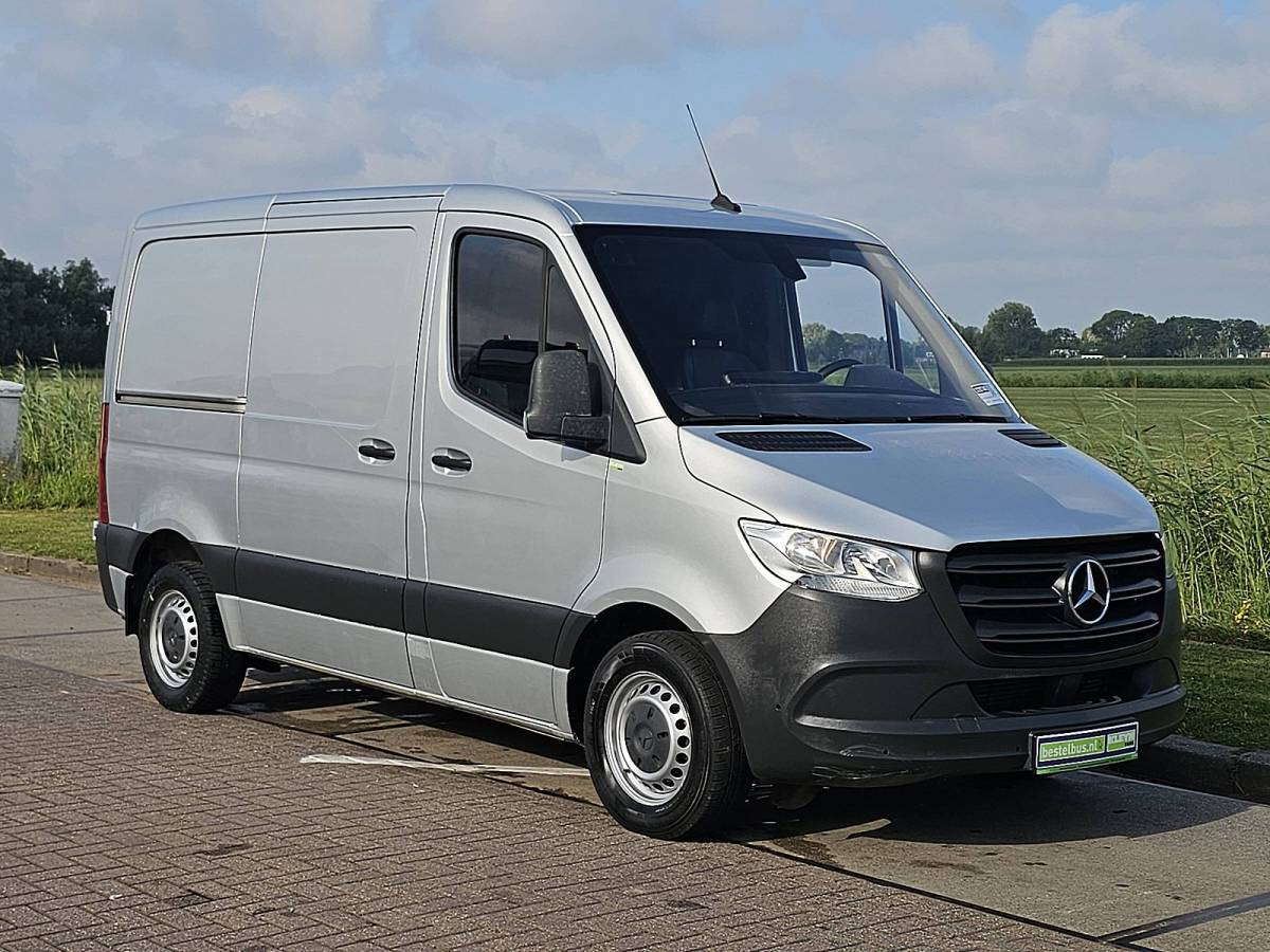Mercedes-Benz Sprinter MERCEDES-BENZ SPRINTER 311 l1h1 2xzijdeur mbiux