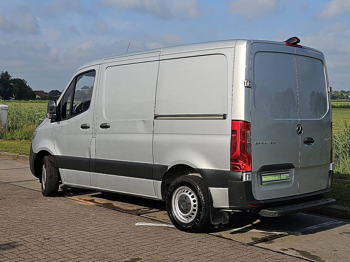 Mercedes-Benz Sprinter MERCEDES-BENZ SPRINTER 311 l1h1 2xzijdeur mbiux