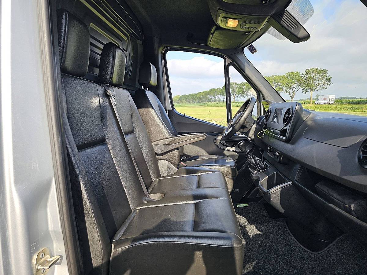 Mercedes-Benz Sprinter MERCEDES-BENZ SPRINTER 311 l1h1 2xzijdeur mbiux