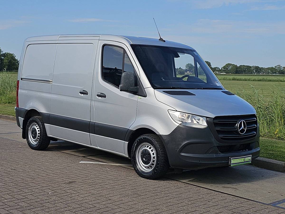 Mercedes-Benz Sprinter MERCEDES-BENZ SPRINTER 311 l1h1 2xzijdeur mbux!