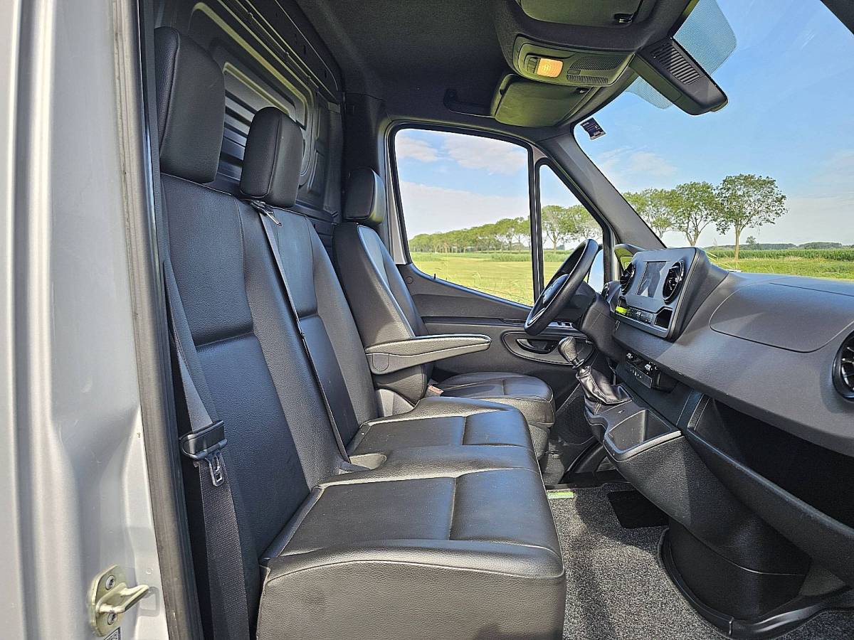 Mercedes-Benz Sprinter MERCEDES-BENZ SPRINTER 311 l1h1 2xzijdeur mbux!