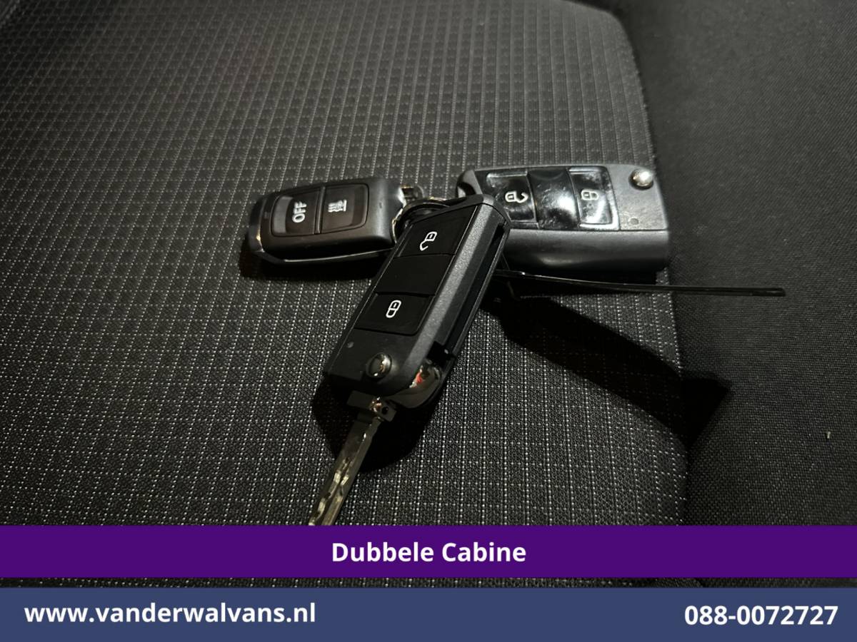 Volkswagen Crafter Volkswagen Crafter 2.0 177pk Pick Up Dubbele Cabine 3500kg Trekhaak Open Laadbak Euro6 Airco | 6-Zits | Camera | Navigatie | Apple Carplay Android Auto, Cruisecontrol, Chauffeursstoel